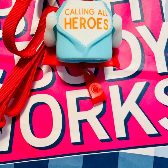 Badge - Picture 1 of 4